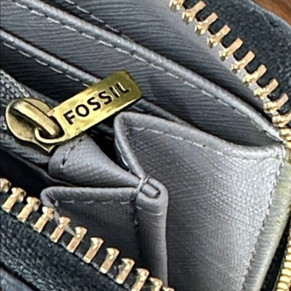 FOSSIL Tiegan Grainy Leather Zip Around Clutch Wallet w/ Pink Tassel Black EUC!